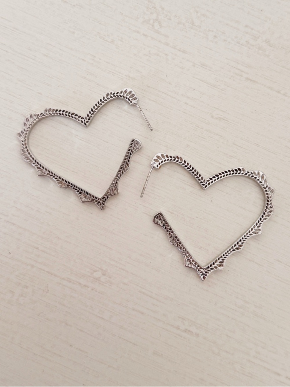 Kendra Scott Sophee Silver Heart Hoop Earrings